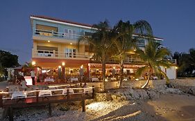 Den Laman Condominiums